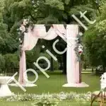 Dirbtinis vestuvių arkos komplektas su gėlėmis ir užuolaidomis – metalinė arka su 2 gėlėmis ir 3 užuolaidomis - Image 8