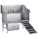 Vonia šunims iš nerūdijančio plieno su laiptais ir dešiniosiomis durelėmis (1550 x 790 x 1470 mm)